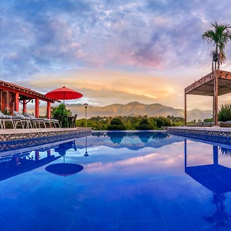 Hotel Campestre Solar De La Luna Albania  エクステリア 写真