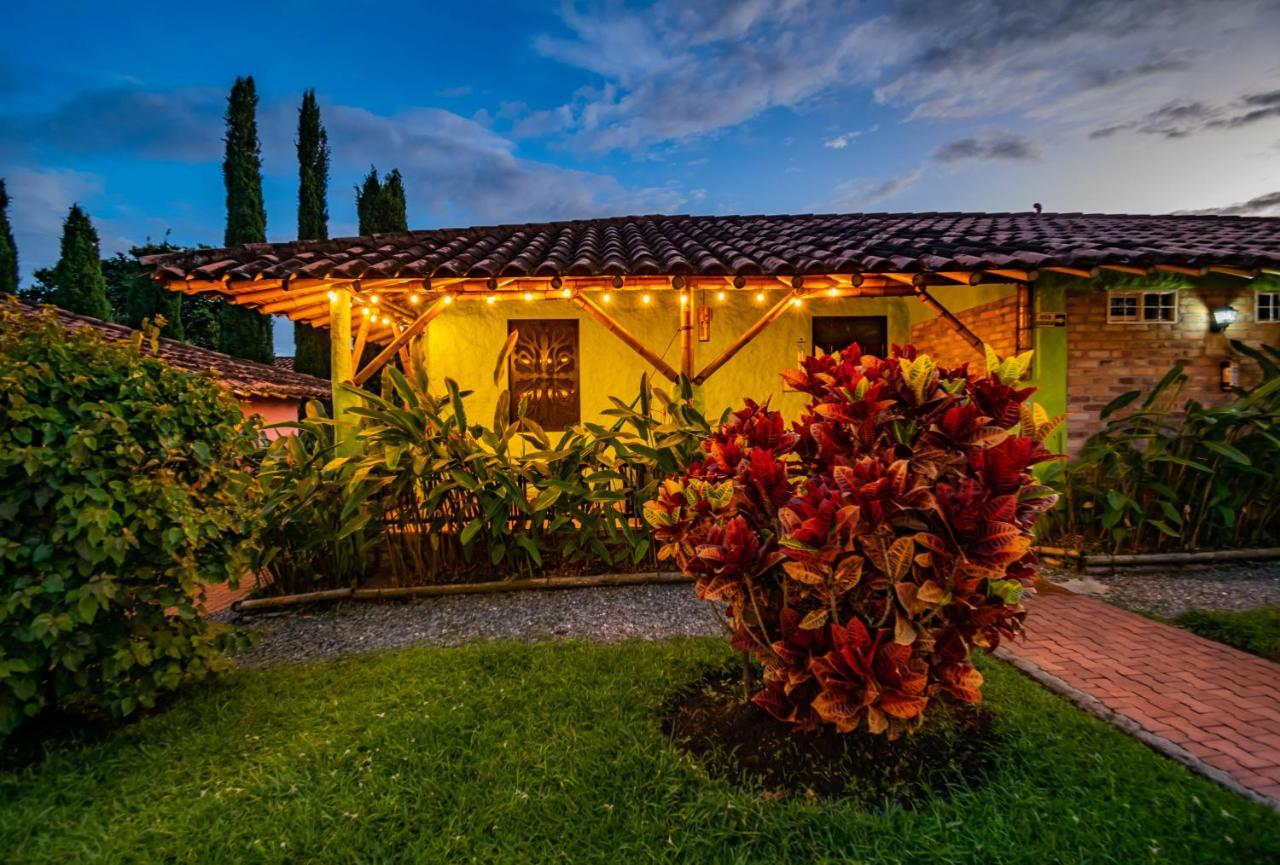 Hotel Campestre Solar De La Luna Albania  エクステリア 写真