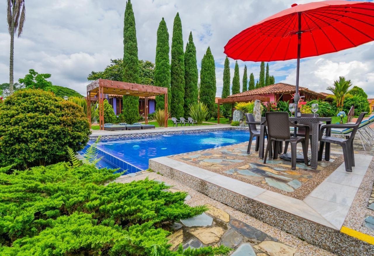 Hotel Campestre Solar De La Luna Albania  エクステリア 写真