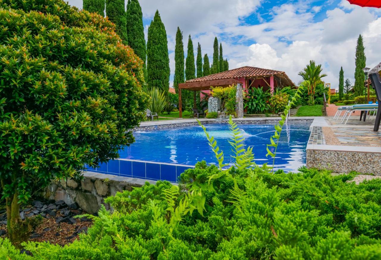 Hotel Campestre Solar De La Luna Albania  エクステリア 写真