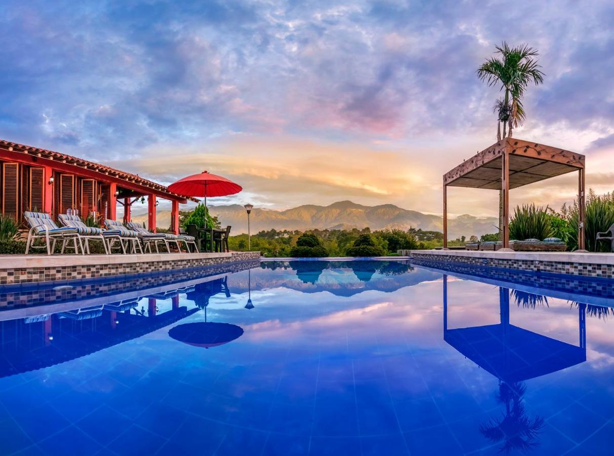 Hotel Campestre Solar De La Luna Albania  エクステリア 写真