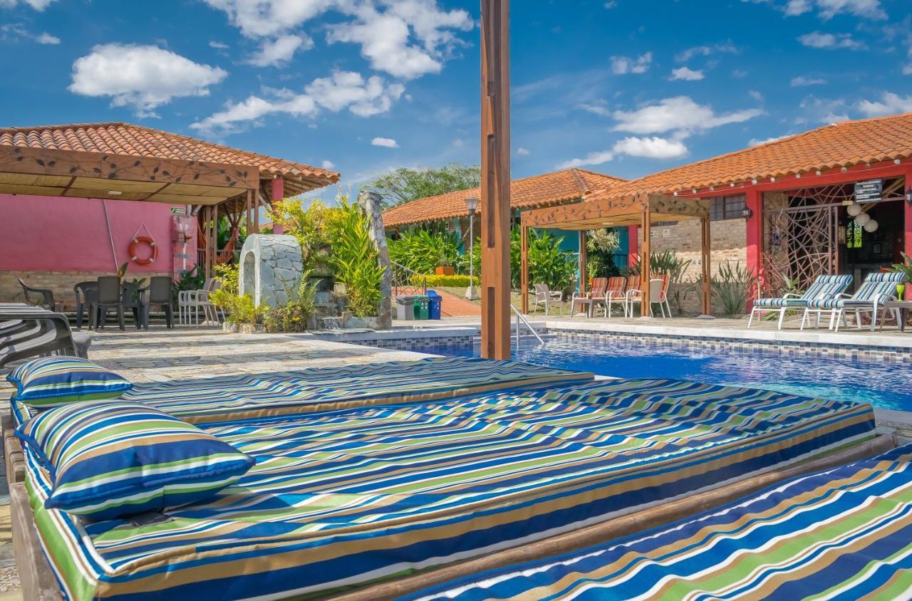 Hotel Campestre Solar De La Luna Albania  エクステリア 写真
