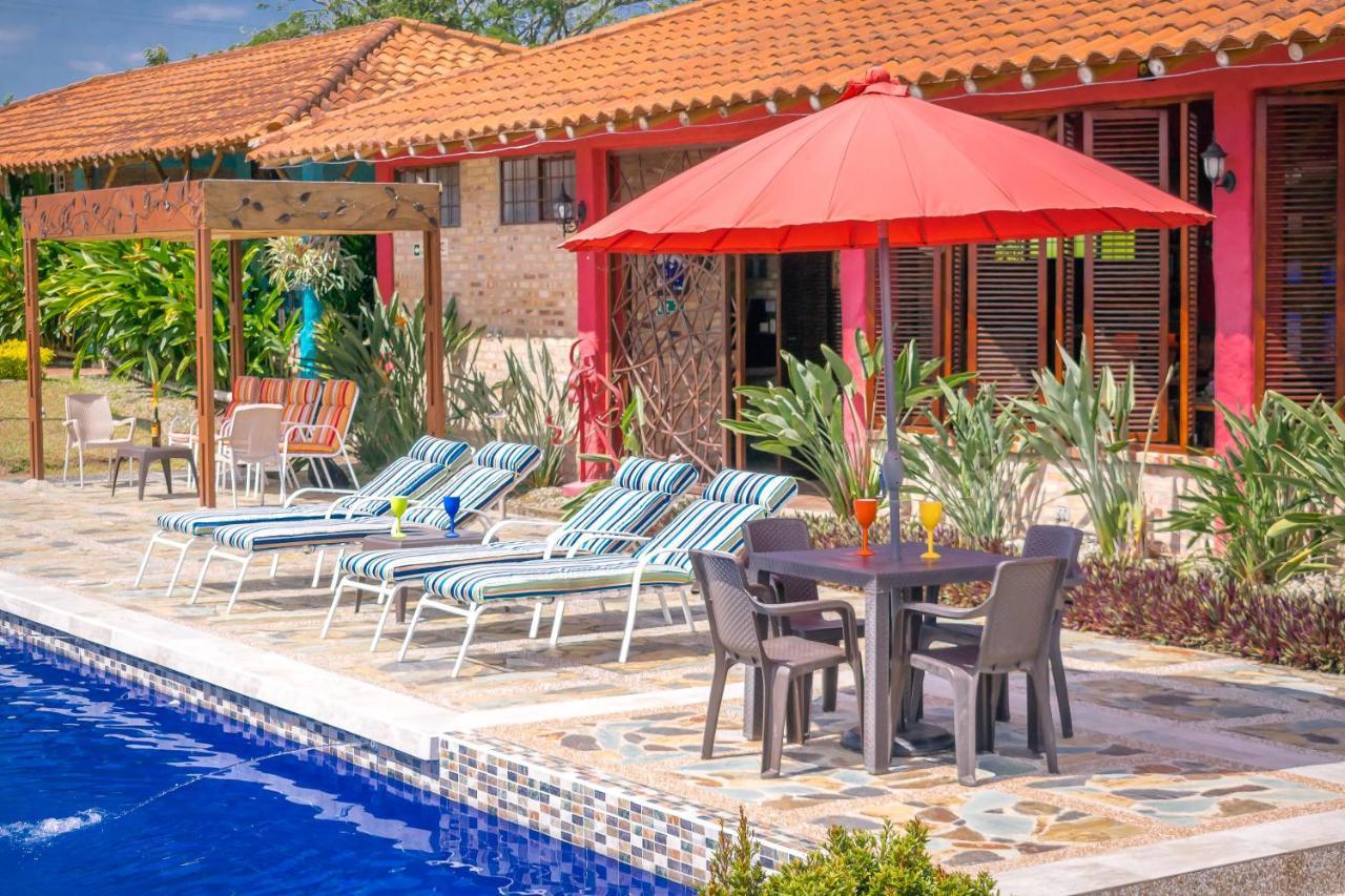 Hotel Campestre Solar De La Luna Albania  エクステリア 写真