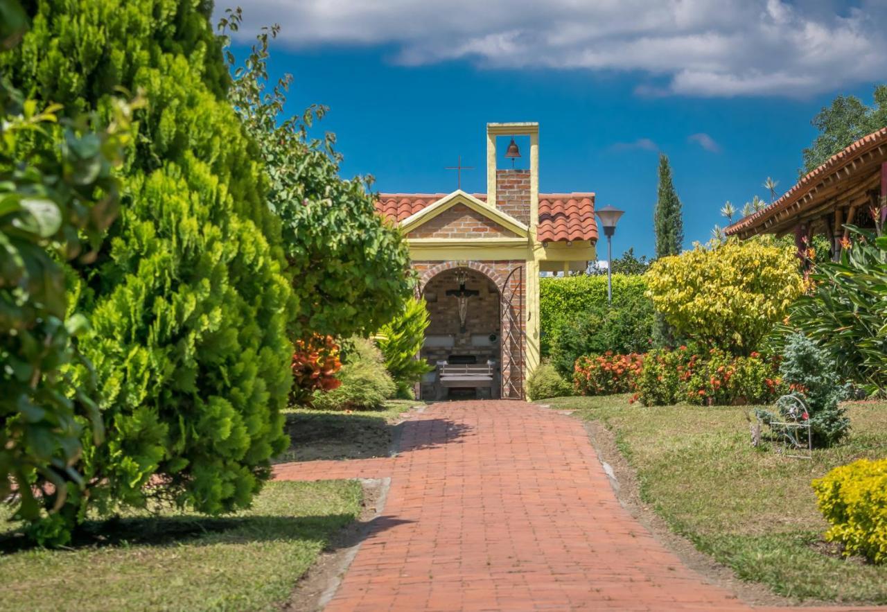 Hotel Campestre Solar De La Luna Albania  エクステリア 写真