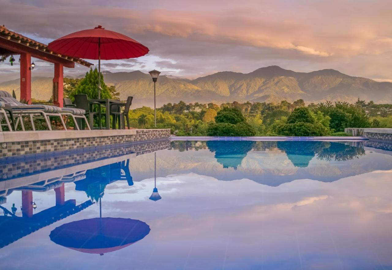 Hotel Campestre Solar De La Luna Albania  エクステリア 写真