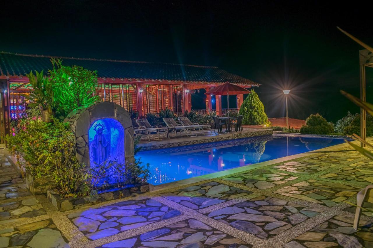 Hotel Campestre Solar De La Luna Albania  エクステリア 写真