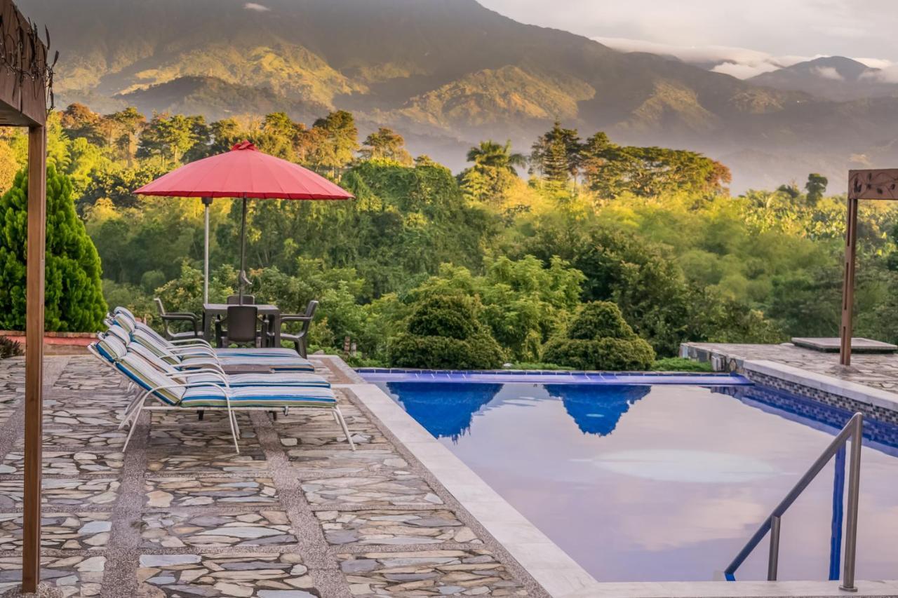 Hotel Campestre Solar De La Luna Albania  エクステリア 写真